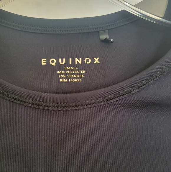 Black Long-Sleeve Cropped Equinox Top - Picture 4 of 4